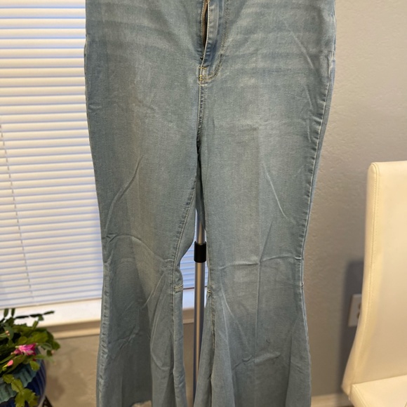 Free People Just Float On Flare Jeans - Picture 5 of 7